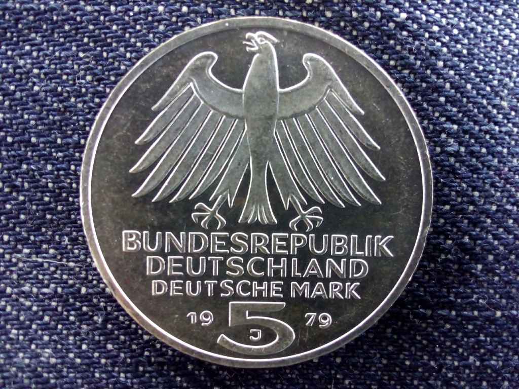 N&eacute;metorsz&aacute;g 150 &eacute;ves a N&eacute;met R&eacute;g&eacute;szeti Int&eacute;zet ez&uuml;st (.625) 5 M&aacute;rka