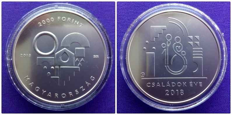Csal&aacute;dok &eacute;ve 2000 Forint