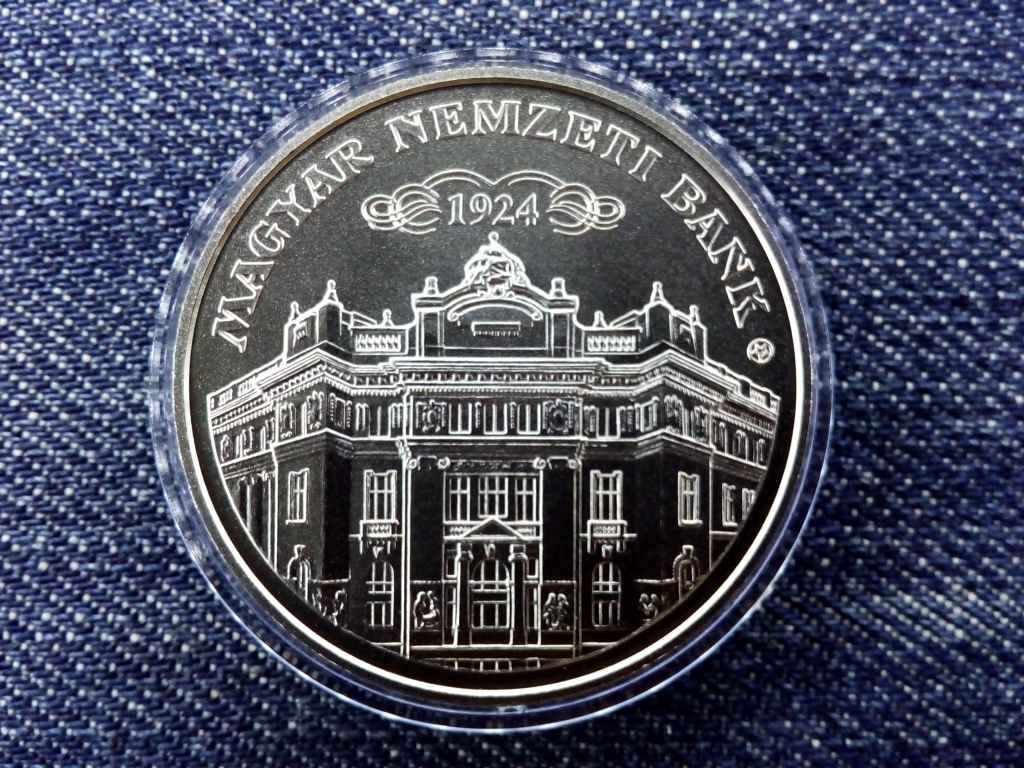 A jegybank alap&iacute;t&aacute;s&aacute;nak 90. &eacute;vfordul&oacute;ja 2000 Forint