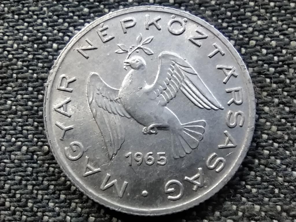 N&eacute;pk&ouml;zt&aacute;rsas&aacute;g (1949-1989) 10 fill&eacute;r