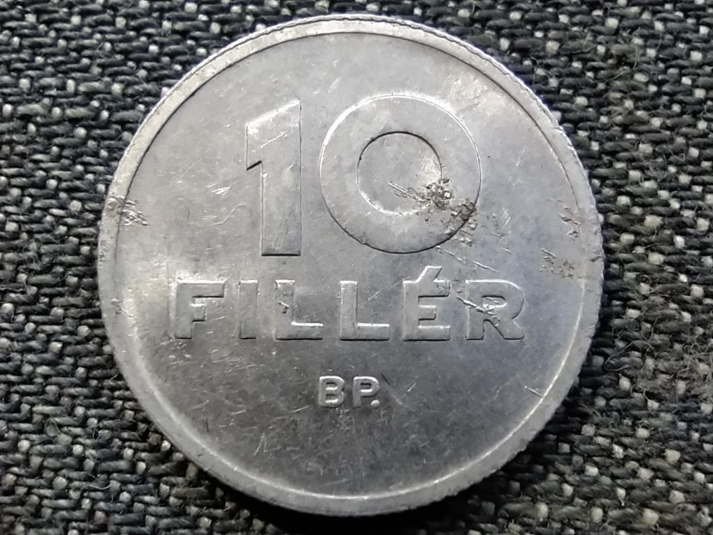 N&eacute;pk&ouml;zt&aacute;rsas&aacute;g (1949-1989) 10 fill&eacute;r