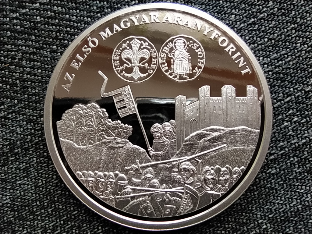 A magyar p&eacute;nz kr&oacute;nik&aacute;ja Az első magyar aranyforint .999 ez&uuml;st