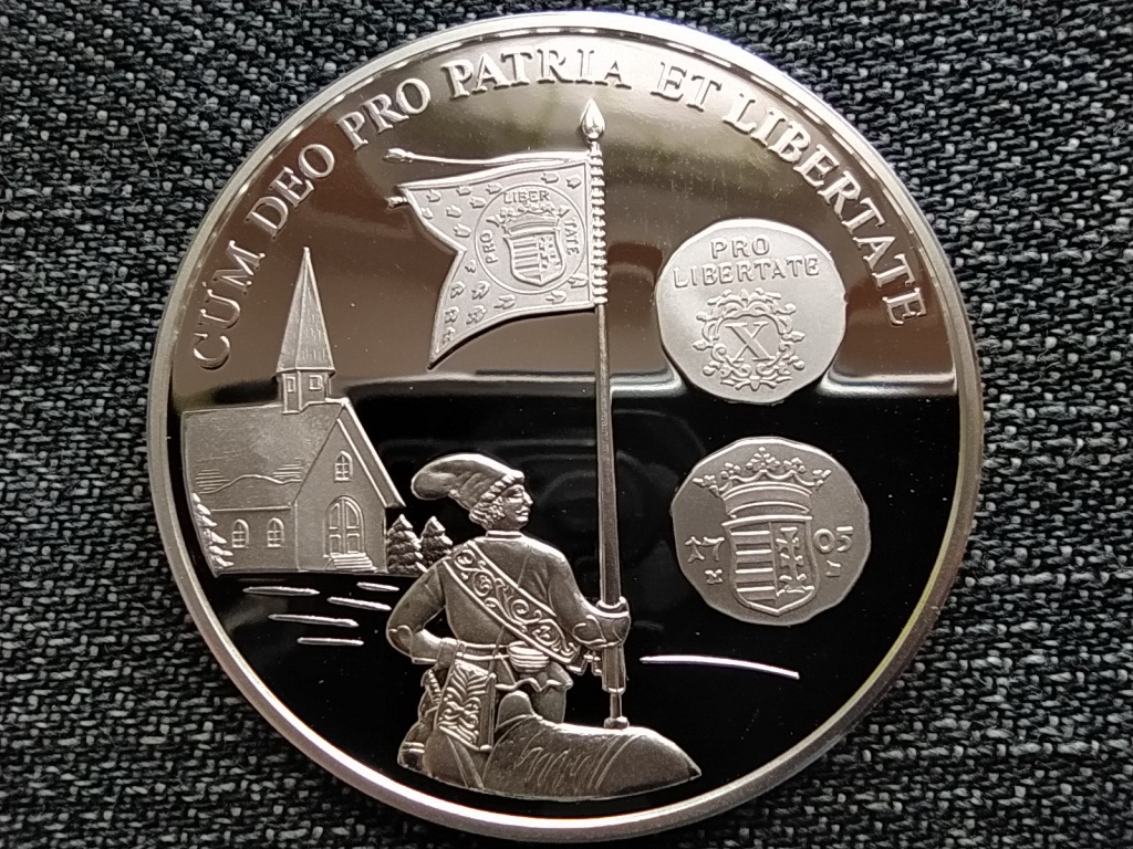 A magyar p&eacute;nz kr&oacute;nik&aacute;ja Cum Deo pro Patria et Libertate .999 ez&uuml;st