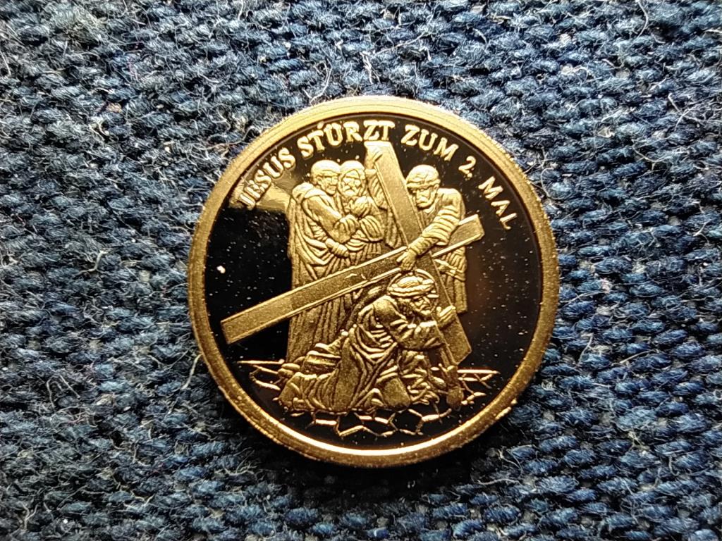 T&ouml;rt&eacute;nelmi Ausztria mini arany J&eacute;zus m&aacute;sodszor esik el a kereszt terhe alatt .585 arany 0,5g