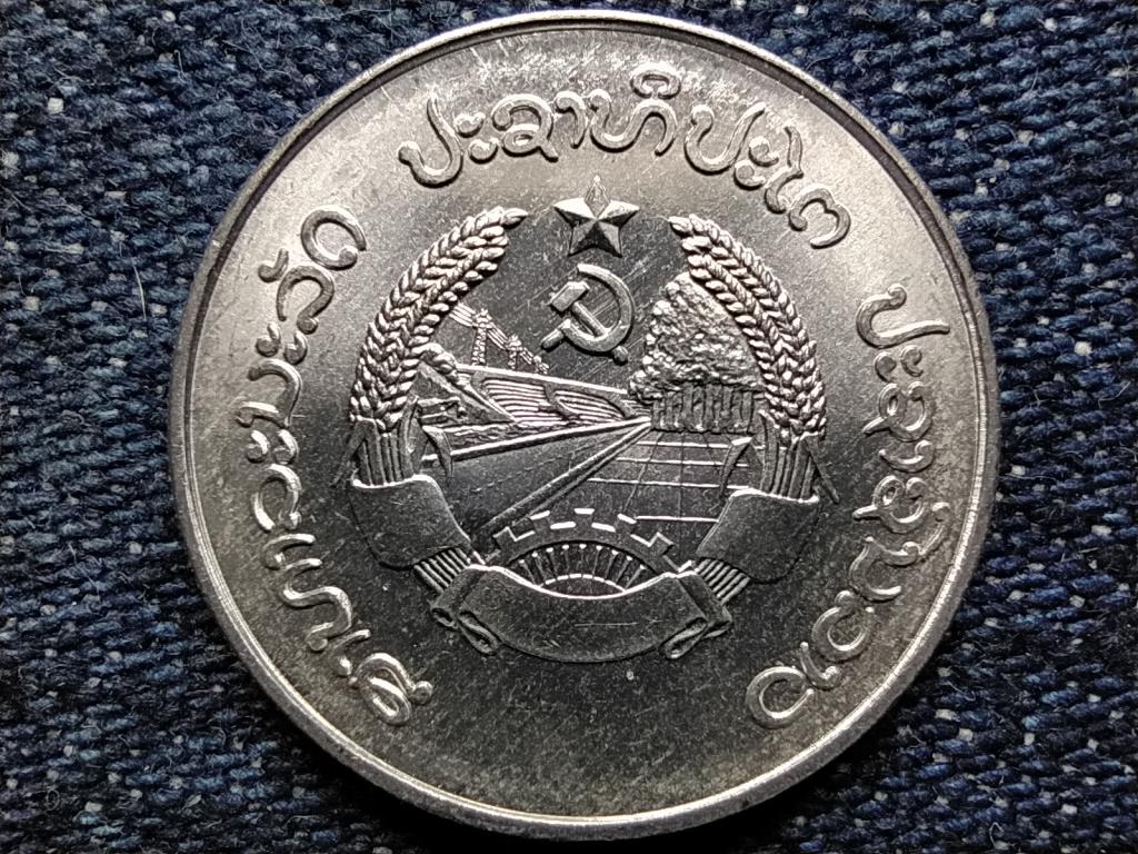 Laosz 10 att
