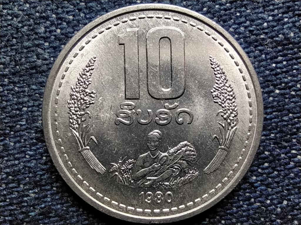 Laosz 10 att