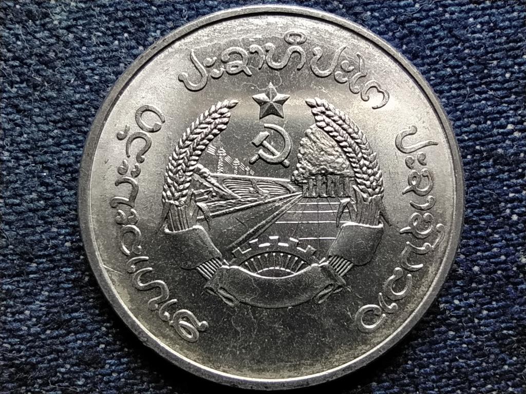 Laosz 50 att