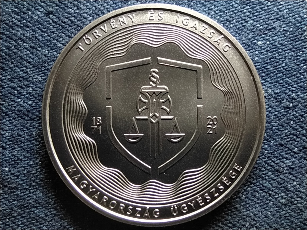 &Ouml;n&aacute;ll&oacute; &uuml;gy&eacute;szi szervezet 2000 Forint