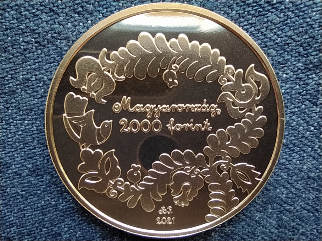 Az &eacute;gig &eacute;rő fa 2000 Forint
