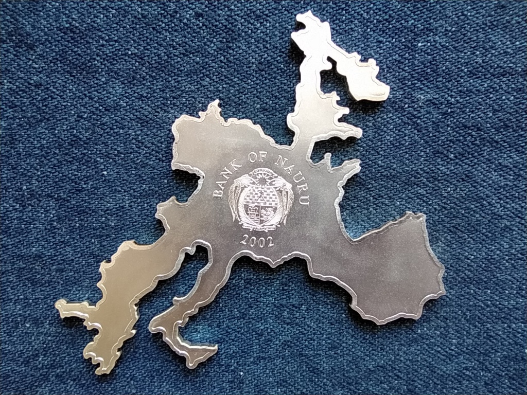 Nauru .999 ez&uuml;st 10 doll&aacute;r