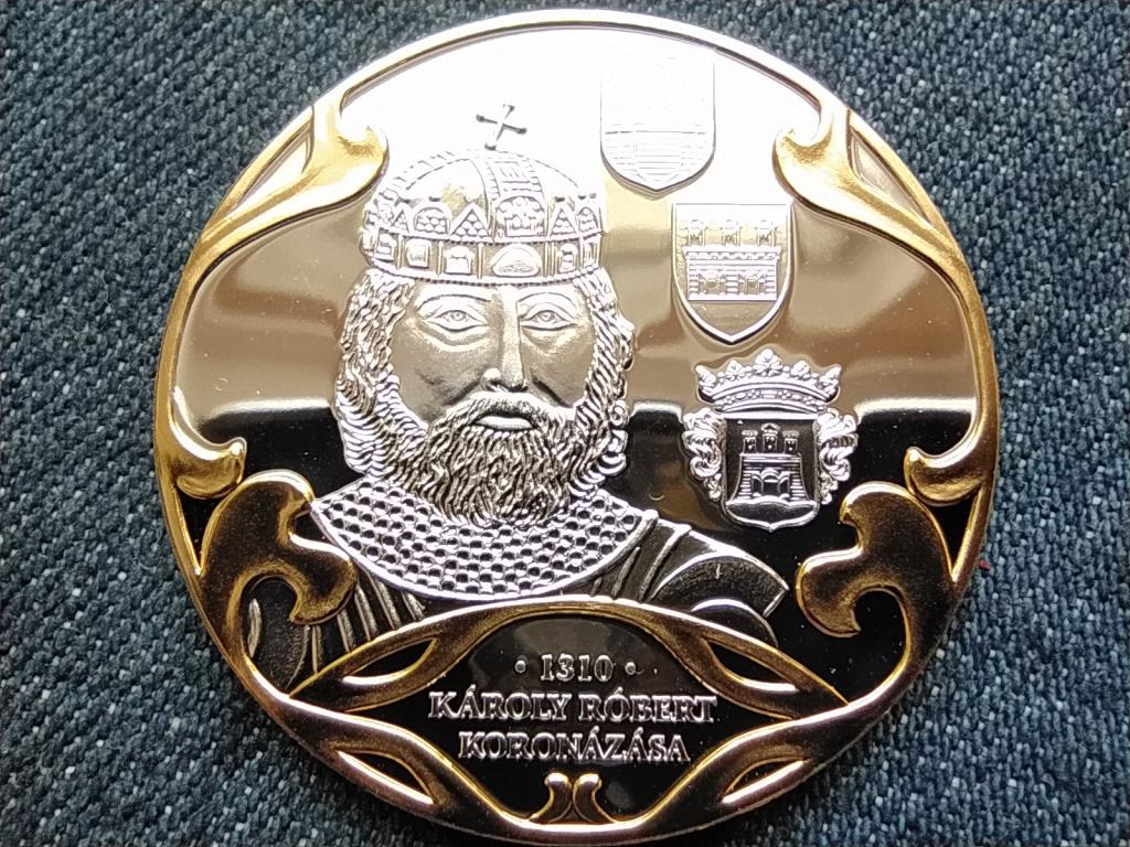 A Szent Korona &eacute;vezrede K&aacute;roly R&oacute;bert koron&aacute;z&aacute;sa 1310