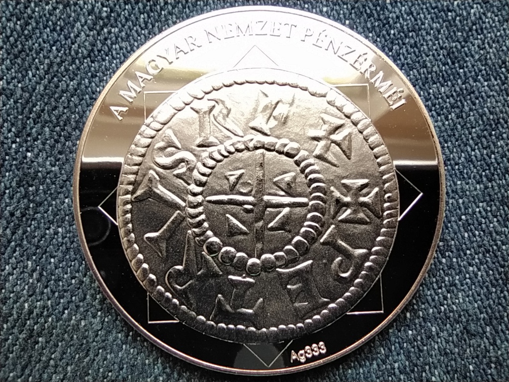 A magyar nemzet p&eacute;nz&eacute;rm&eacute;i Az első Pannonia felirat d&eacute;n&aacute;ron 1038-1041 .333 ez&uuml;st