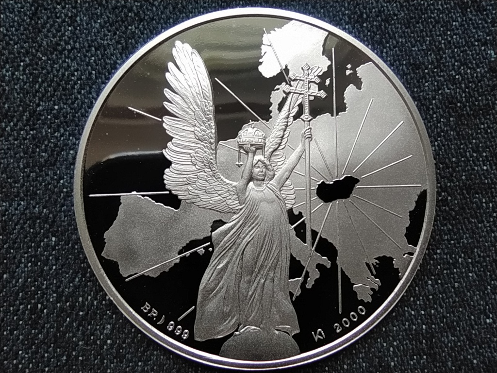 1100 &eacute;ve Eur&oacute;pa k&ouml;zep&eacute;n .999 ez&uuml;st