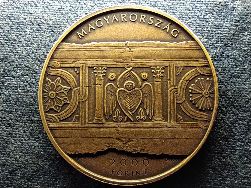 Sz&eacute;kesfeh&eacute;rv&aacute;r, Romkert Nemzeti Eml&eacute;khely 2000 Forint