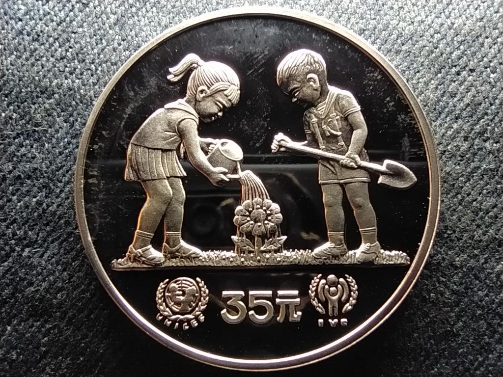 K&iacute;na A Gyermek &eacute;ve .800 ez&uuml;st 35 J&uuml;an