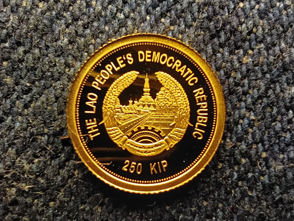 Laosz A kakas &eacute;ve .999 arany 250 Kip 0,5g