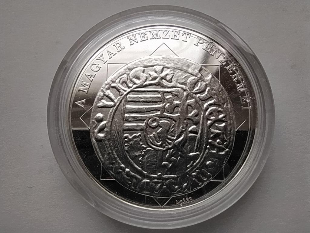 Magyarorsz&aacute;g A magyar nemzet p&eacute;nz&eacute;rm&eacute;i Az első Madonna &aacute;br&aacute;zol&aacute;s d&eacute;n&aacute;ron 1458-1490 .333 Ez&uuml;st &Eacute;rem