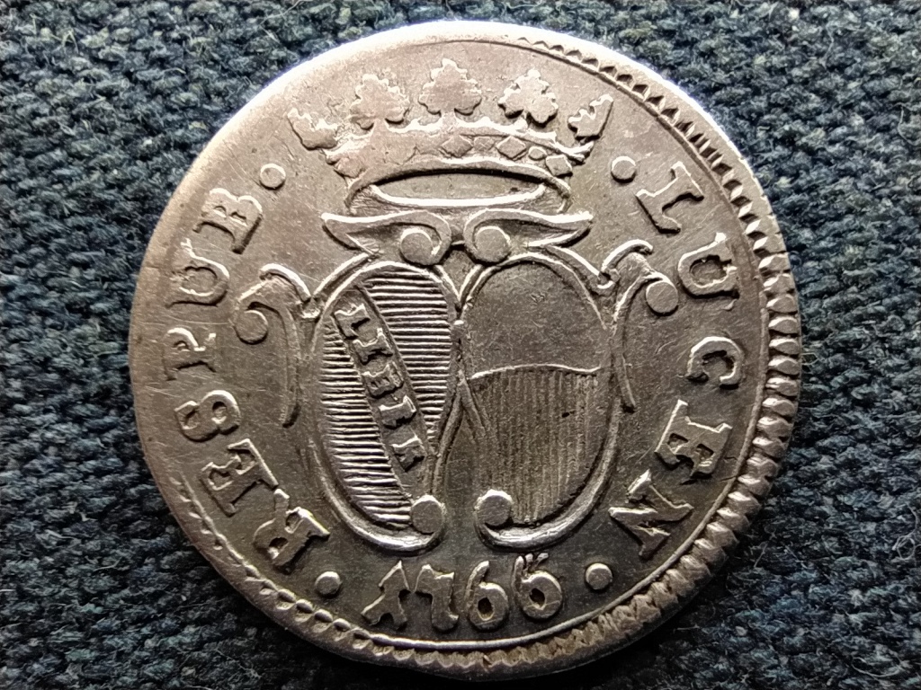 Olasz &Aacute;llamok Lucca-i K&ouml;zt&aacute;rsas&aacute;g (1160-1805) Ez&uuml;st garas 