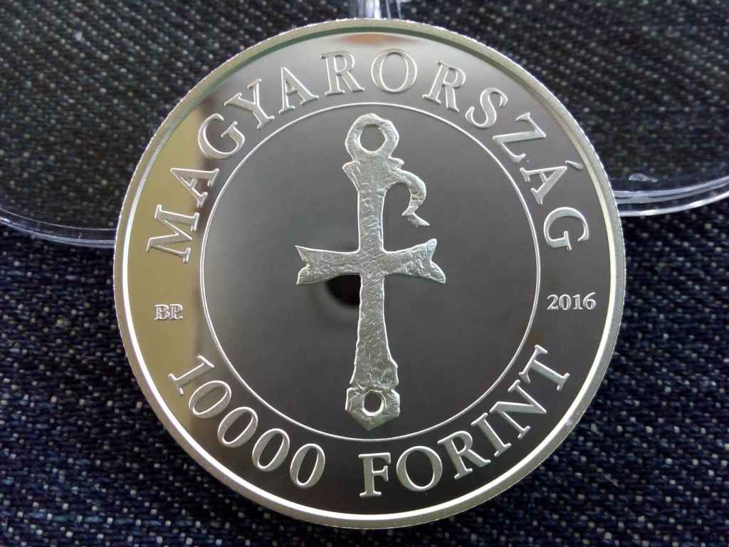 Szent M&aacute;rton sz&uuml;let&eacute;s&eacute;nek 1700. &eacute;vfordul&oacute;j&aacute;ra .925 ez&uuml;st 10000 Forint