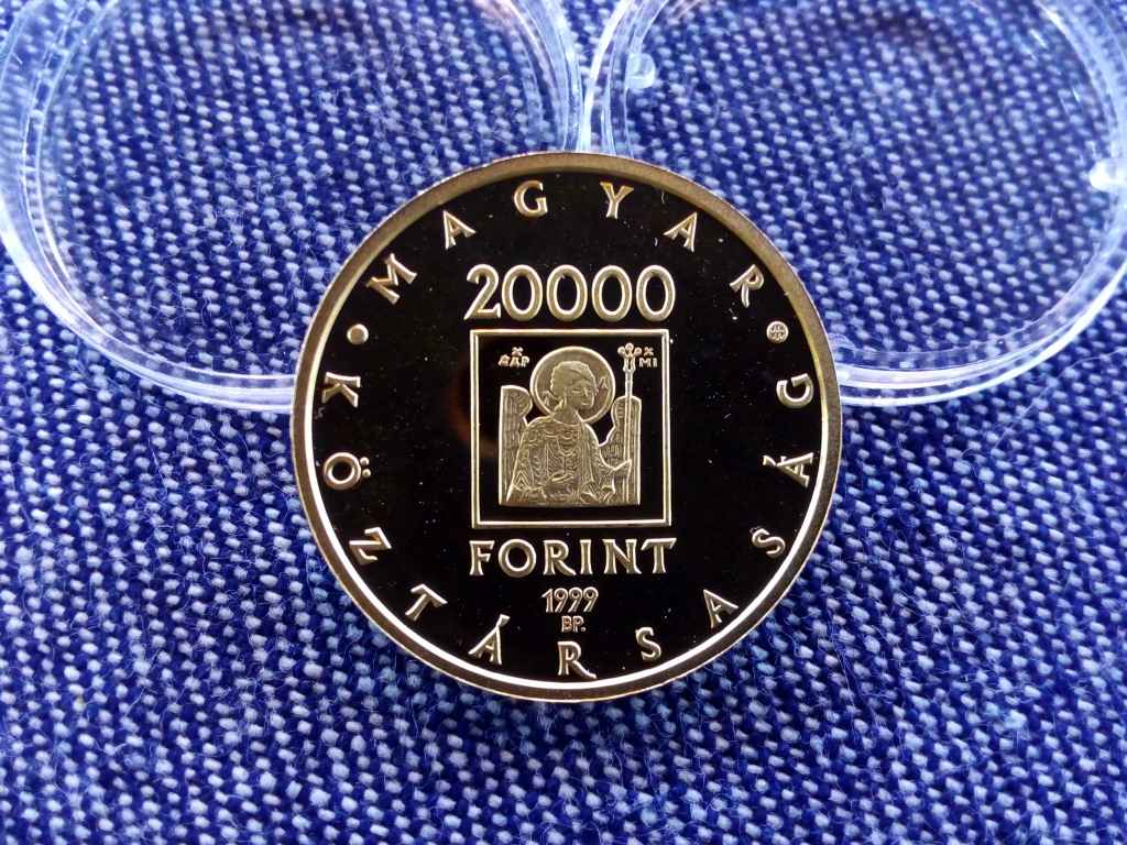 Az &aacute;llamalap&iacute;t&aacute;s 1000. &eacute;vfordul&oacute;ja .986 arany 20000 Forint 6,982g