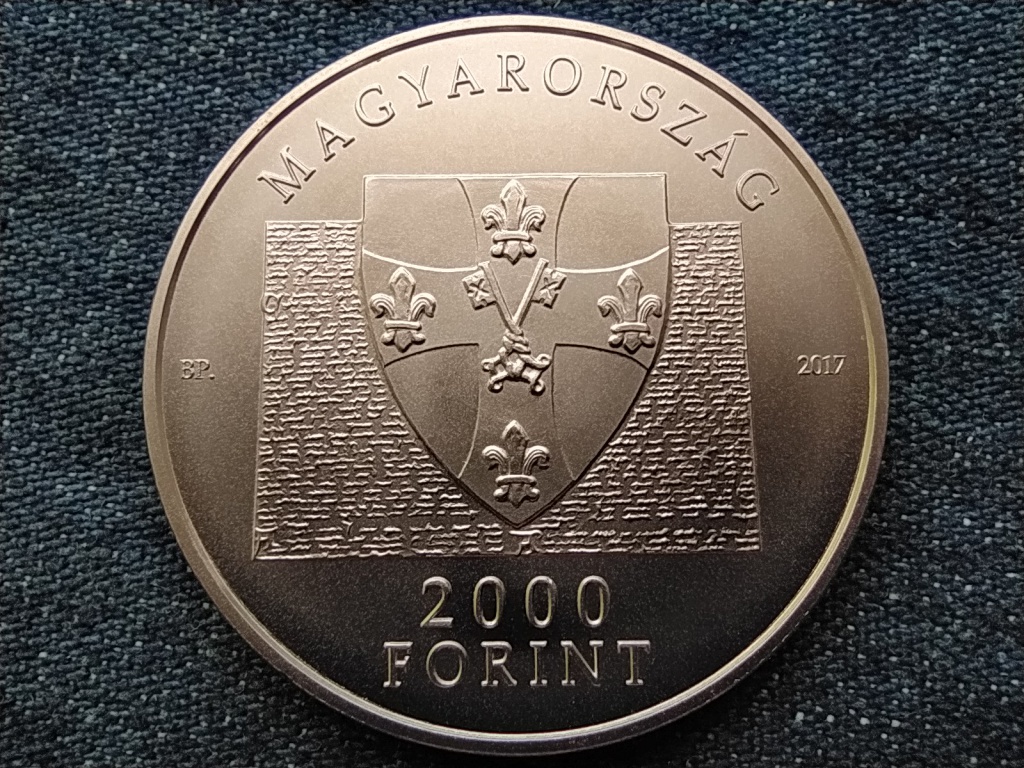A P&eacute;csi Tudom&aacute;nyegyetem alap&iacute;t&aacute;s&aacute;nak 650. &eacute;vfordul&oacute;ja r&eacute;z-nikkel 2000 Forint
