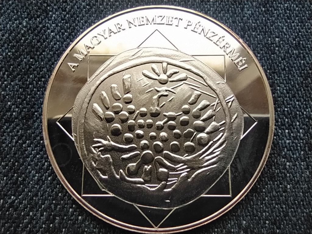 A magyar nemzet p&eacute;nz&eacute;rm&eacute;i A b&aacute;ny&aacute;szok p&eacute;nze .999 ez&uuml;st