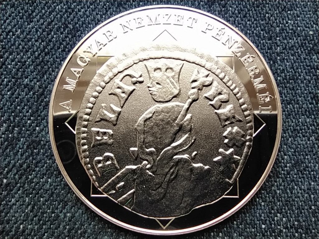 A magyar nemzet p&eacute;nz&eacute;rm&eacute;i Napfogyatkoz&aacute;s d&eacute;n&aacute;ron 1235-1270 .999 ez&uuml;st