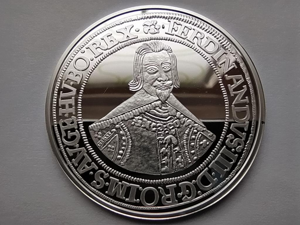 Magyar tall&eacute;rok ut&aacute;nveretben III. Ferdin&aacute;nd tall&eacute;rja 1637 .999 ez&uuml;st