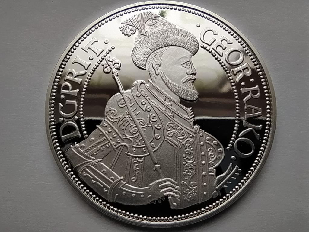 Magyar tall&eacute;rok ut&aacute;nveretben II. R&aacute;k&oacute;czi Gy&ouml;rgy tall&eacute;rja 1651 .999 ez&uuml;st