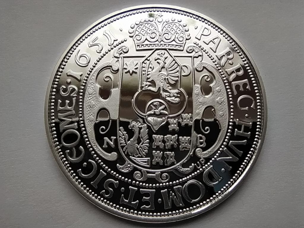 Magyar tall&eacute;rok ut&aacute;nveretben II. R&aacute;k&oacute;czi Gy&ouml;rgy tall&eacute;rja 1651 .999 ez&uuml;st