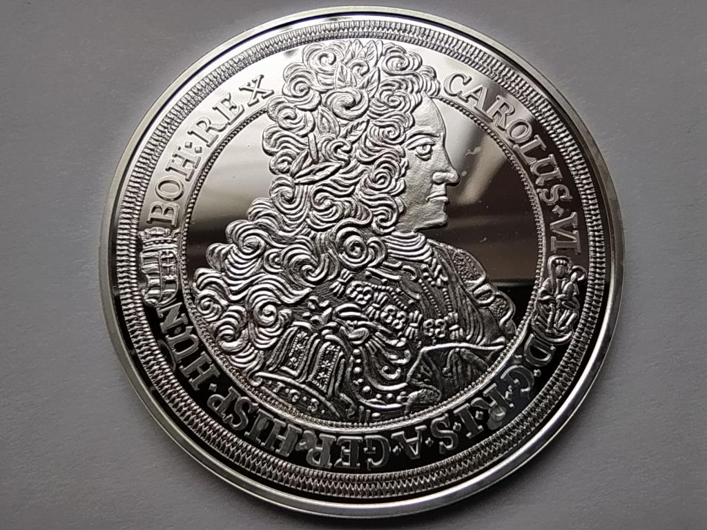 Magyar tall&eacute;rok ut&aacute;nveretben III. K&aacute;roly tall&eacute;rja 1715 .999 ez&uuml;st