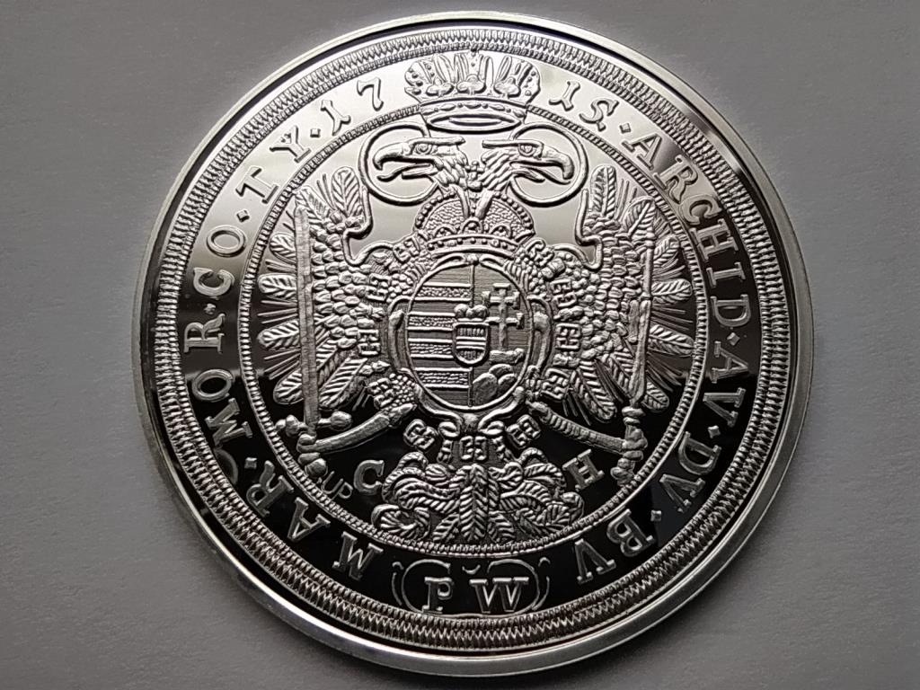 Magyar tall&eacute;rok ut&aacute;nveretben III. K&aacute;roly tall&eacute;rja 1715 .999 ez&uuml;st
