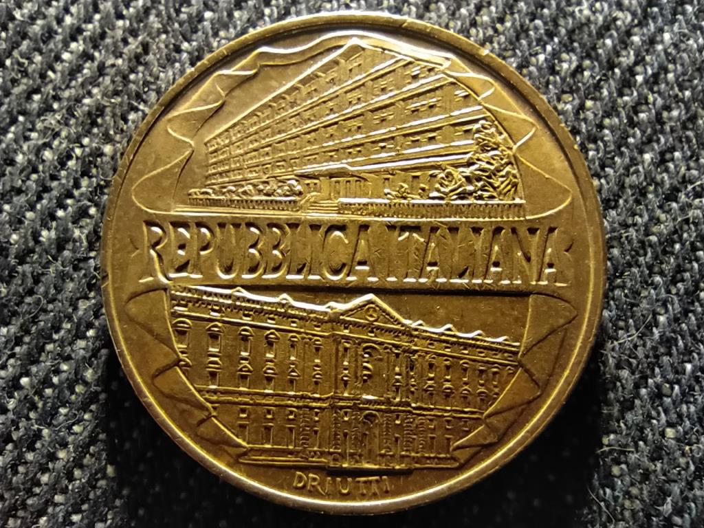 Olaszorsz&aacute;g 100 &eacute;ves a Guardia di Finanza Akad&eacute;mia 200 L&iacute;ra