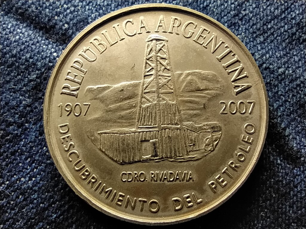 Argent&iacute;na Argent&iacute;na első olajk&uacute;tj&aacute;nak 100. &eacute;vfordul&oacute;ja 2 Peso 