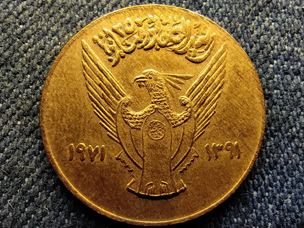 Szud&aacute;n Forradalom 5 Millim 