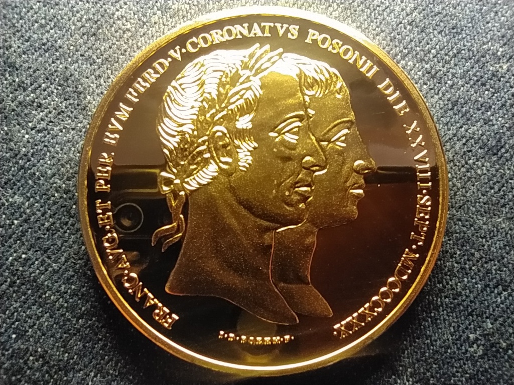 Magyar arany&oacute;ri&aacute;sok V. Ferdin&aacute;nd koron&aacute;z&aacute;si &eacute;rem 15 aranyduk&aacute;t 1830 ut&aacute;nveret 
