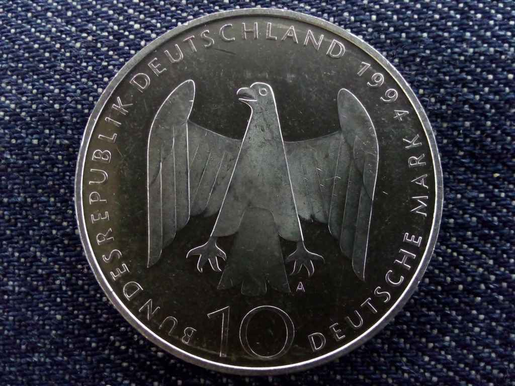 N&eacute;metorsz&aacute;g 50 &eacute;ves a n&eacute;met ellen&aacute;ll&aacute;s .625 ez&uuml;st 10 M&aacute;rka