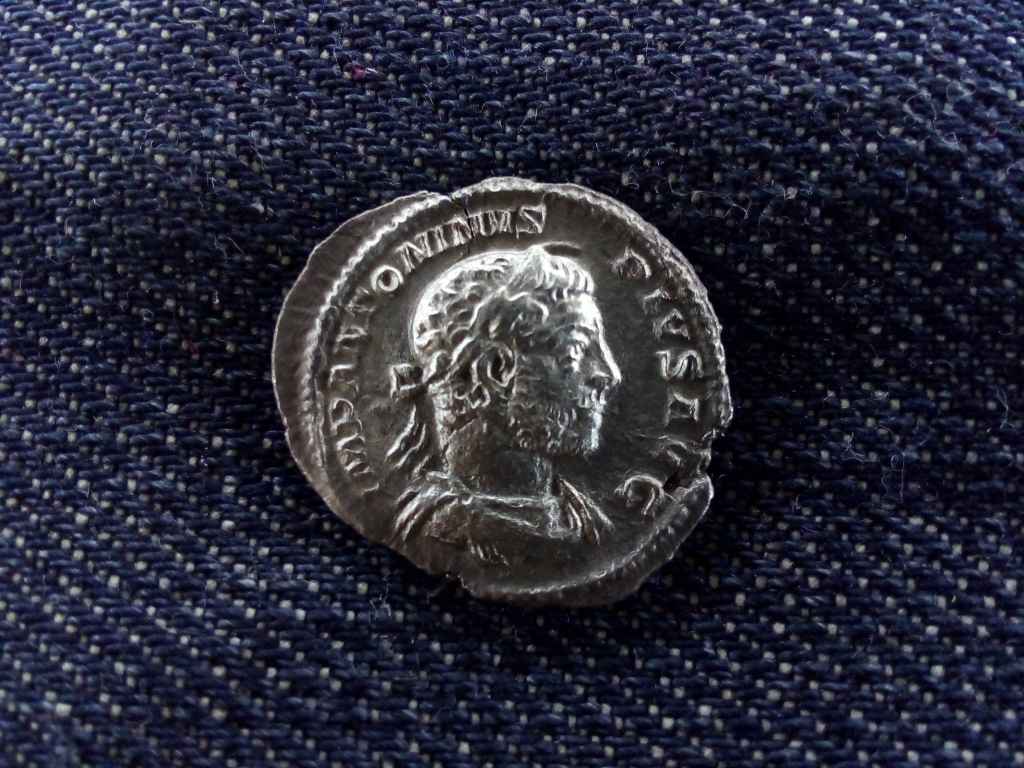 R&oacute;mai Birodalom Antoninus Pius (Caracalla) (138-161) ez&uuml;st D&eacute;n&aacute;r