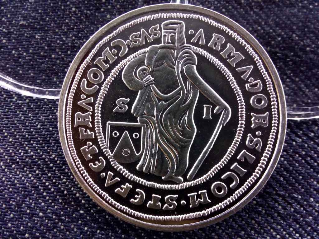 T&ouml;rt&eacute;nelmi f&eacute;ltall&eacute;rok ut&aacute;nveretben Lajos f&eacute;ltall&eacute;rja .999 ez&uuml;st