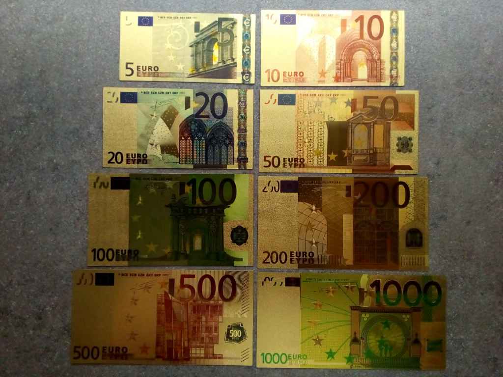 Bankjegy m&aacute;solatok &eacute;s fant&aacute;zia kiad&aacute;sok