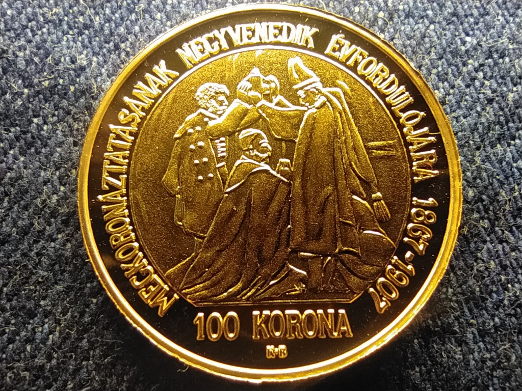 Magyar aranyp&eacute;nzek ut&aacute;nveretben Ferenc J&oacute;zsef jubileumi 100 korona .999 ez&uuml;st