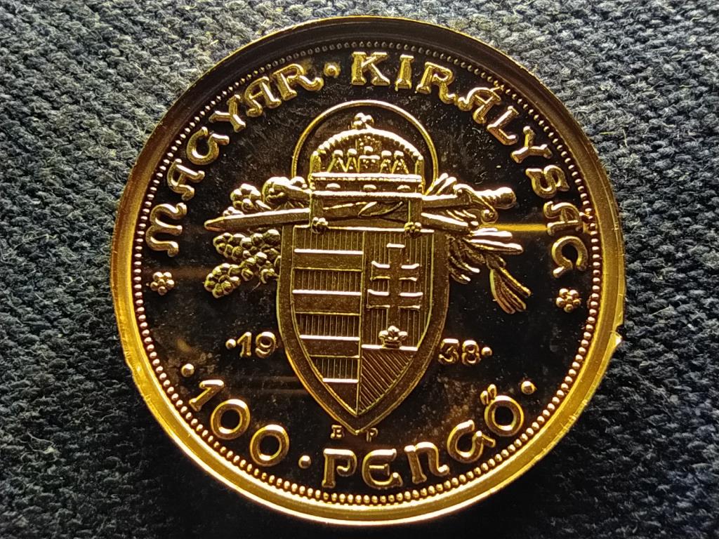 Magyar aranyp&eacute;nzek ut&aacute;nveretben Szent Istv&aacute;n jubileumi 100 pengő .999 ez&uuml;st