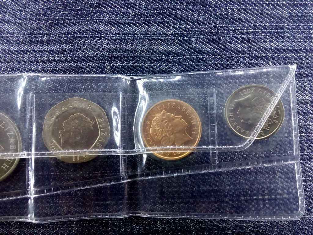 Gibralt&aacute;r forgalmi sorok &eacute;s t&ouml;bb darabos f&eacute;mp&eacute;nz t&eacute;telek, lotok
