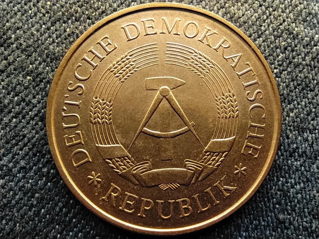 N&eacute;metorsz&aacute;g 20 &eacute;ves az NDK 5 M&aacute;rka