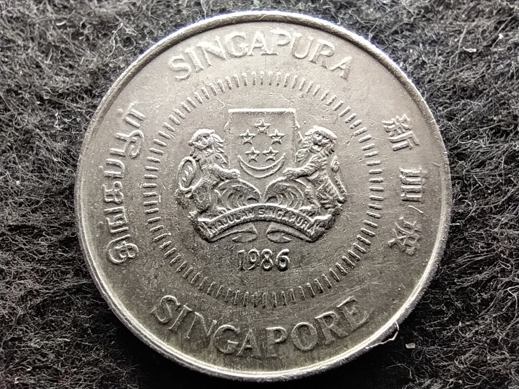 Szingap&uacute;r szalag felfel&eacute; 10 cent