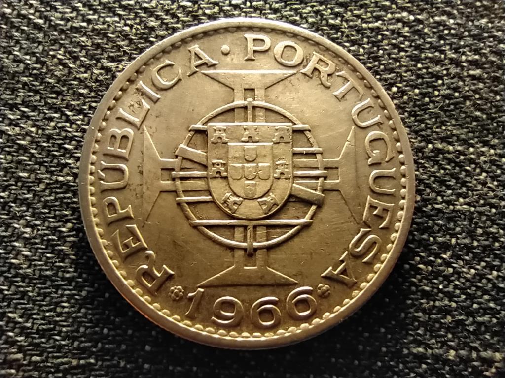 Mozambik .680 ez&uuml;st 20 Escudo