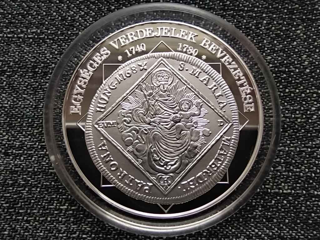 A magyar nemzet p&eacute;nz&eacute;rm&eacute;i Egys&eacute;ges verdejelek bevezet&eacute;se .999 ez&uuml;st