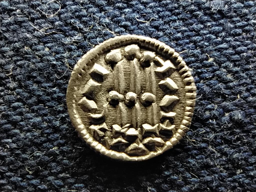 K&ouml;nyves K&aacute;lm&aacute;n (1095-1116) ez&uuml;st D&eacute;n&aacute;r &Eacute;H30