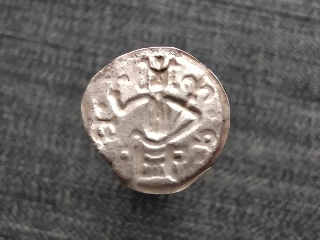 IV. B&eacute;la (1235-1270) ez&uuml;st 1 Bracteata &Eacute;H117