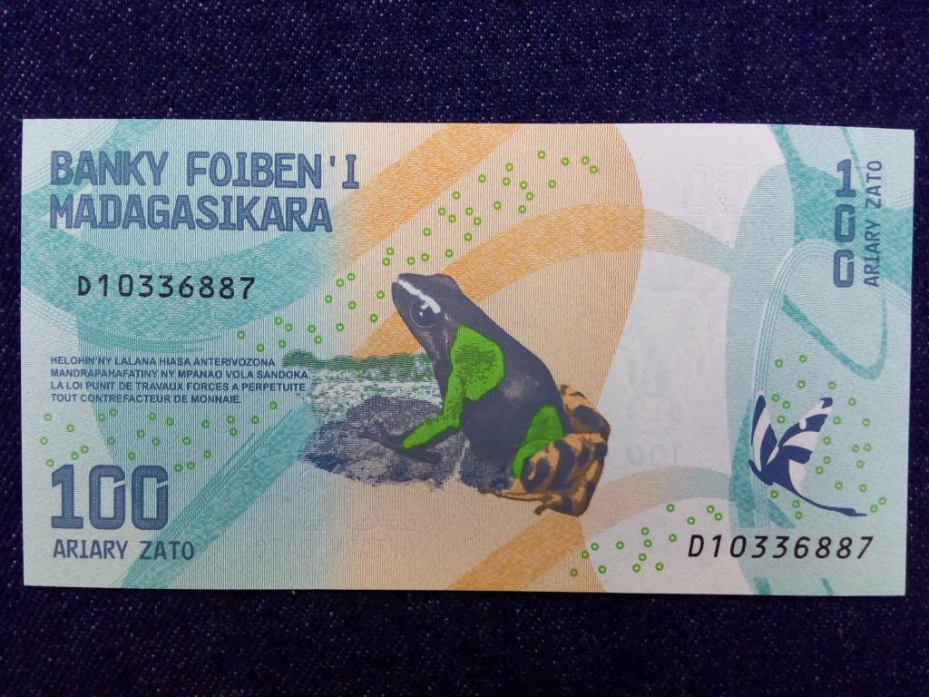 Madagaszk&aacute;r 100 Ariary bankjegy